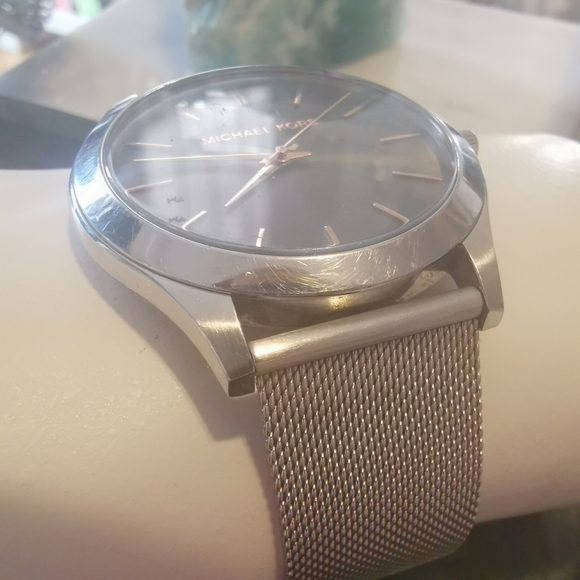 Michael Kors Slim Runway Men's Watch Silver & Gold - Picture 4 of 12